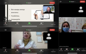 Бізнес-тренер та учасники тренінгу